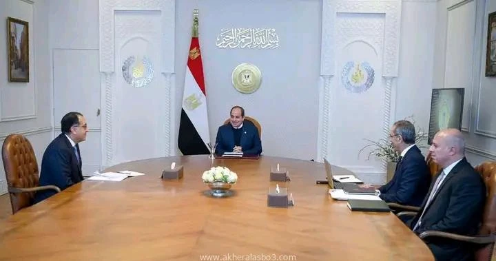 الرئيس السيسى يجتمع برئيس الوزراء ووزير الأتصالات وتكنولوجيا المعلومات متابعة : وائل عباس اجتمع السيد الرئيس عبد الفتاح السيسي اليوم، مع الدكتور