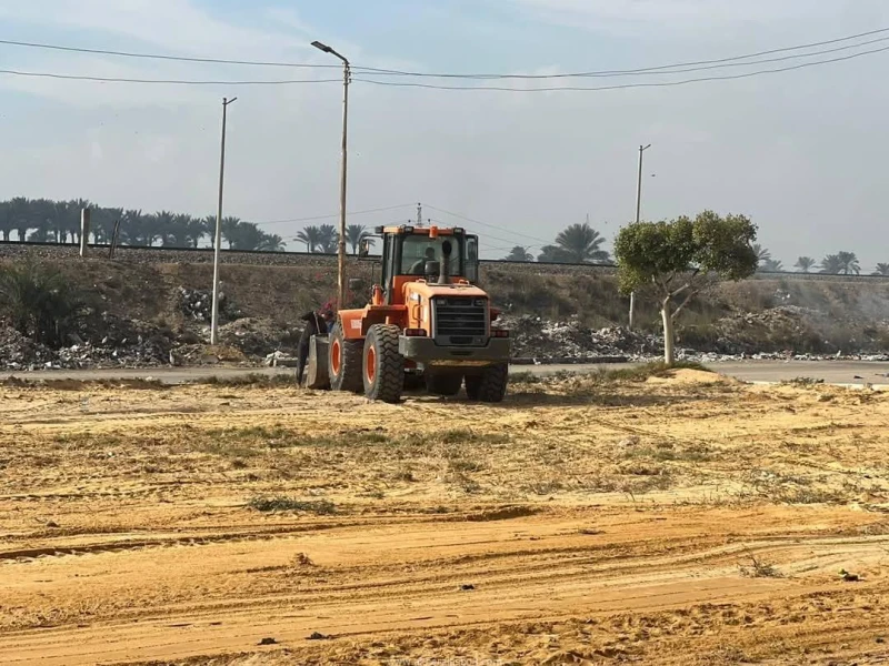 كتبت أمل عبد الرحيم تنفيذا لتوجيهات اللواء طيار أ.ح أكرم محمد جلال محافظ الإسماعيلية، لكافة الوحدات المحلية بالمحافظة، بتكثيف أعمال النظافة العامة، والقضاء على تراكمات القمامة والم