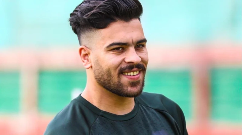 الطريق كان عتمة وفوجئت بالمطب.. أقوال اللاعب رجب عمران في قضية دهس 3 أشخاص كشف نص التحقيقات مع اللاعب رجب عمران المتسبب في دهس 3 مواطنين بسيارته