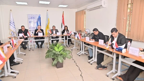 محمد هنو: إصدار تقرير تنافسية مناخ الأعمال في مصر خلال 6 أشهر مقبلة قال محمد هنو رئيس جمعية رجال أعمال إسكندرية، إن مصر تمر بعملية إصلاح اقتصادي هامة للغاية خلال المرحلة الحالية.وأ