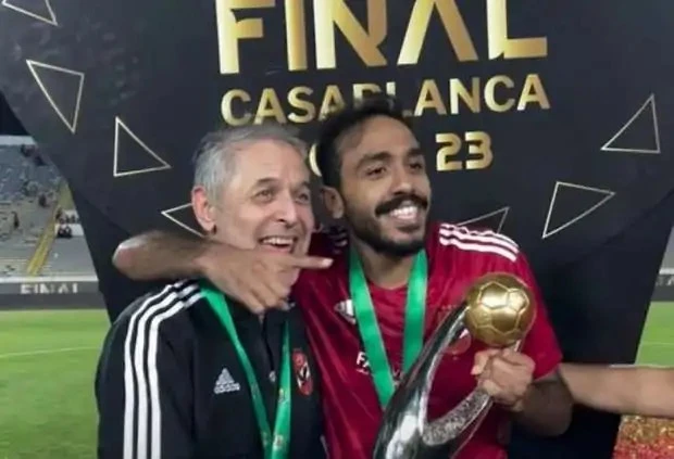 دافع عن كهربا كولر يصدر بيان ناري بشأن هزيمة باتشوكا ورسالة للجماهير كولر , في أعقاب الهزيمة القاسية التي تعرض لها النادي الأهلي أمام باتشوكا المكسيكي بركلات الجزاء في نصف نهائي كأ