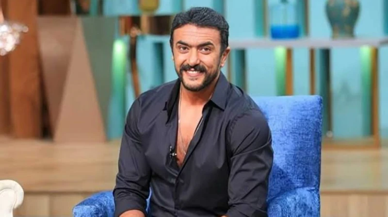 العوضي: هقدم رومانسي لما يبقى عندي 70 سنة يعد الفنان أحمد العوضي، واحدا من أبرز نجوم الدراما المصرية الذين نجحوا في تجسيد الشخصيات الشعبية والصعيدية