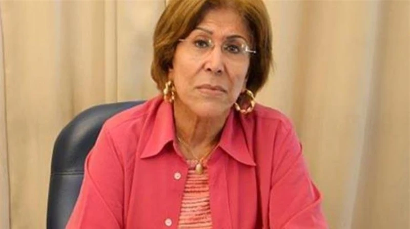 ادعى الأمانة.. القبض على شخص زعم عثوره على 8 ملايين جنيه بمطروح ألقت أجهزة الأمن القبض على شخص ادعى عثوره على 8 ملايين جنيه بمطروح. تفاصيل