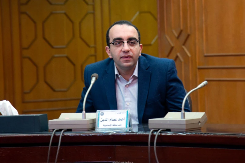 كتبت أمل عبد الرحيم عقد المهندس أحمد عصام الدين نائب محافظ الإسماعيلية صباح اليوم الثلاثاء، اجتماعا لمناقشة آليات تنفيذ ربط المشروعات المتوسطة والصغيرة ومتناهية الصغر بالمراكز التك