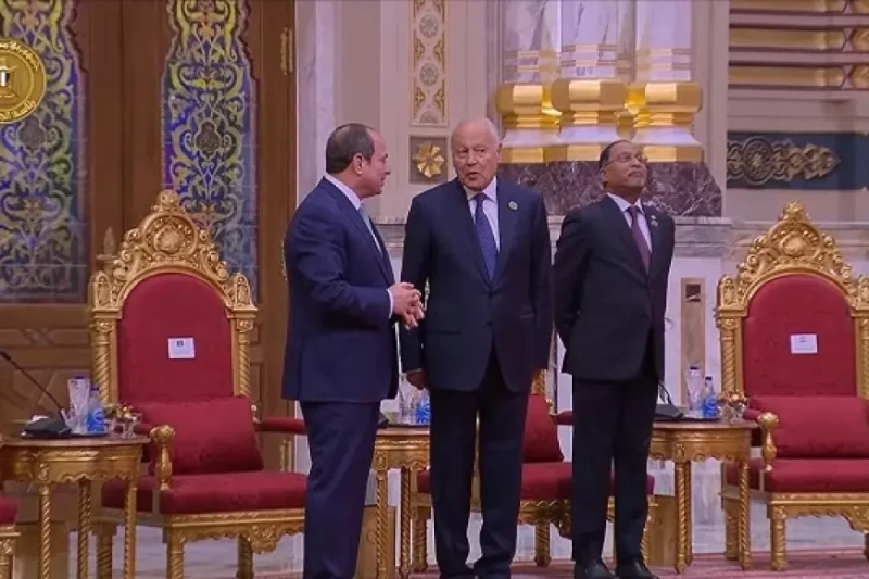 الرئيس السيسي يصل إلى مقر انعقاد فعاليات قمة منظمة الدول الثماني النامية للتعاون الاقتصادي وصل الرئيس عبد الفتاح السيسي، اليوم الخميس، إلى مقر انعقاد قمة منظمة الدول الثماني النامي