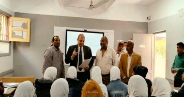 مفاجأة ديوان الإدارة التعليمية و خمس مدارس بفرشوط قنا ممدوح السنبسي وجه هاني عنتر وكيل وزارة التربية والتعليم بقنا أثناء زيارته المفاجئة إلى مدارس إدارة فرشوط التعليمية إلى تطبيق ا