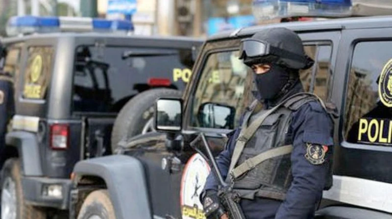 الشرطة تعيد أنبوبة غاز مسروقة لسيدة بالجيزة ضبطت الأجهزة الأمنية بالجيزة، ربة منزل بتهمة سرقة أنبوبة غاز، من سيدة أثناء عدم وجودها بالمنزل.تفاصيل الواقعةكانت إحدى صفحات موقع التواص