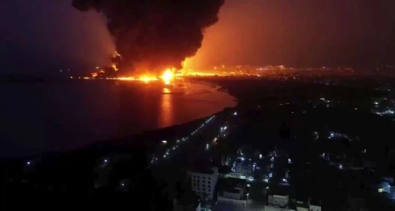 بن سلمان يتحدث عن معركة خاطفة لتحرير الحديدة وصنعاء _اخر الاخبار تحدث الصحفي خالد سلمان عن معركة تحرير الحديدة وصنعاءوقال خالد سلمان في منشور عبر