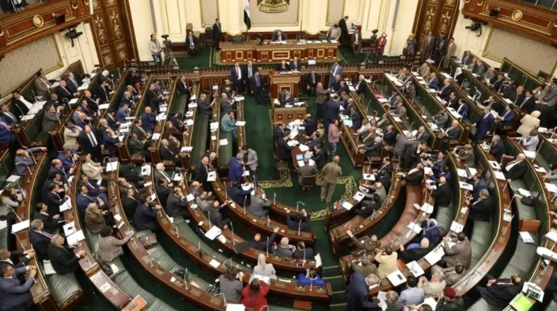 مشروعات قوانين أثارت جدلا في 2024.. أبرزها لجوء الأجانب والإيجار القديم شهدت مصر في الآونة الأخيرة مناقشة عدد من مشروعات قوانين أثارت جدلا واسعا بين المواطنين والجهات المعنية، ويست