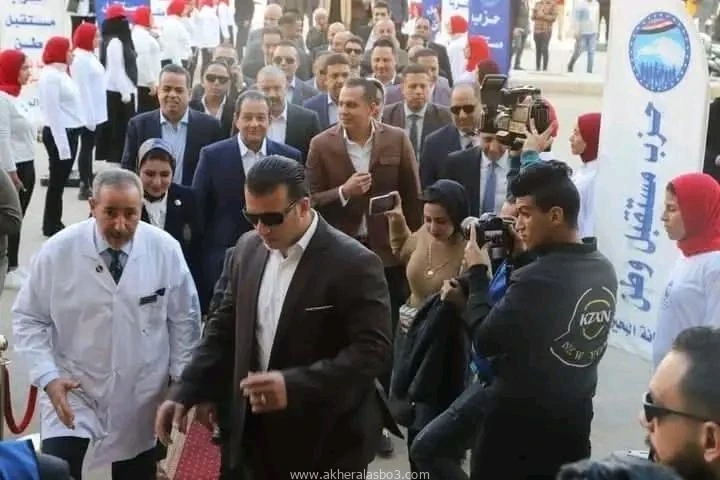 قيادات الأمانة المركزية لحزب مستقبل وطن تجري زيارة إلى محافظة البحيرة وتهدي المعهد الطبي القومي بدمنهور 11 مونيتور و 11 سرير عناية مركزة و جهاز تنفس