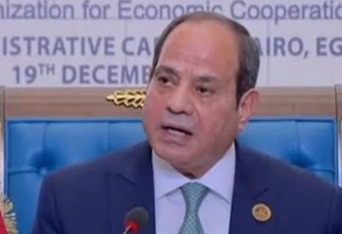 الرئيس السيسي: مصر ستظل تعمل لحفظ السلام واستعادة الأمن بالمنطقة قال الرئيس عبدالفتاح السيسي، إن سوريا تشهد انتهاكات صارخة لسيادتها على خلفية استيلاء