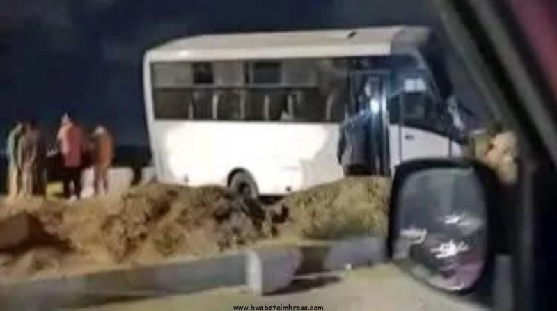 مصرع شخص وإصابة 19 في تصادم أتوبيس وتريلا بالشرقية- شهد الطريق الإقليمي بمدينة بلبيس بعد كارتة الصنفيين حادث تصادم مروعا بين أتوبيس يقل 26 راكبا