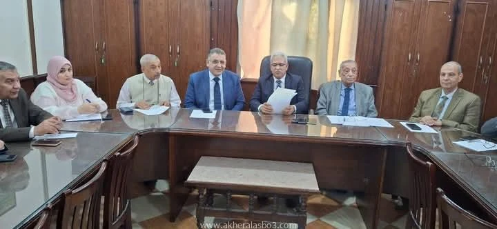 كتبت أمل عبد الرحيم شهد الاستاذ ايمن موسي وكيل وزارة التربية والتعليم بالإسماعيلية اجتماعا موسعا ومجلس أمناء واباء ومعلمين المحافظة برئاسة المهندس احمد المصري رئيس المجلس وبحضور ال