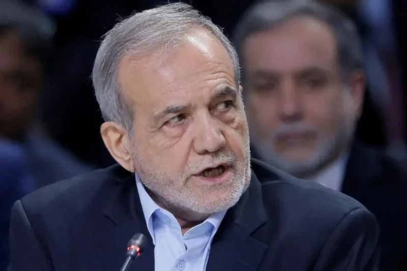 الرئيس الإيراني يصل القاهرة لحضور قمة مجموعة الثماني الإسلامية النامية وصل الرئيس الإيراني مسعود بزشكيان إلى القاهرة مساء اليوم على رأس وفد رسمي قادمين من إيران لحضور قمة دول مجموع