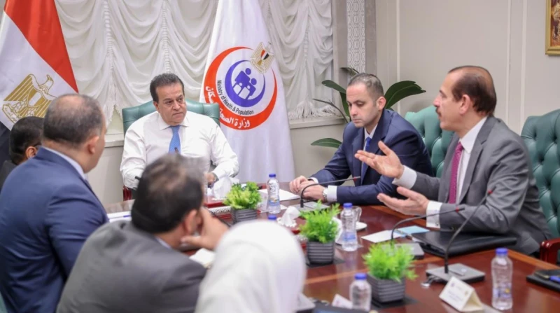 1700 سيارة إسعاف لتأمين الطرق والكنائس خلال عيد الميلاد صرح وزير الصحة والسكان الدكتور خالد عبدالغفار، بأنه تم رفع حالة الاستعداد في محيط الكنائس