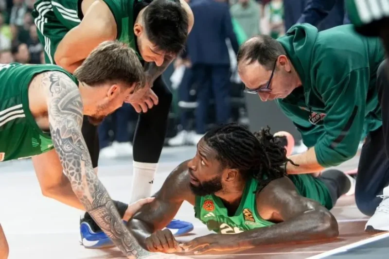 ليس لأصحاب القلوب الضعيفة.. إصابة مروعة لنجم سلة باناثينايكوسنشر فريق تحرير الموقع نجم باناثينايكوس لكرة السلة ماتياس ليسورت يتعرض لإصابة خطيرة