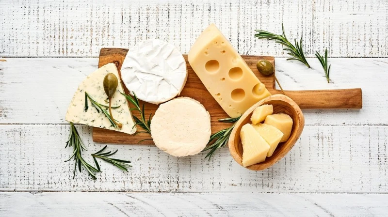 أطعمة تسبب الصداع .. تجنب الإفراط في تناولهايعتبر الصداع من المشكلات الصحية التي تؤرق قطاعا كبيرا من الأشخاص، ويعتقد البعض أن قلة النوم، هي السبب الوحيدة وراء الإصابة به، مع العلم 