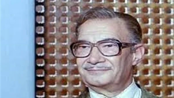 نجوم الفن: صلاح نظمي.. لقبه حليم بأبو دم تقيل وقصة حبه مع بنت الجيران الفنان صلاح نظمي، ترك بصمة قوية في تاريخ الفن المصري من خلال أدواره المميزة في