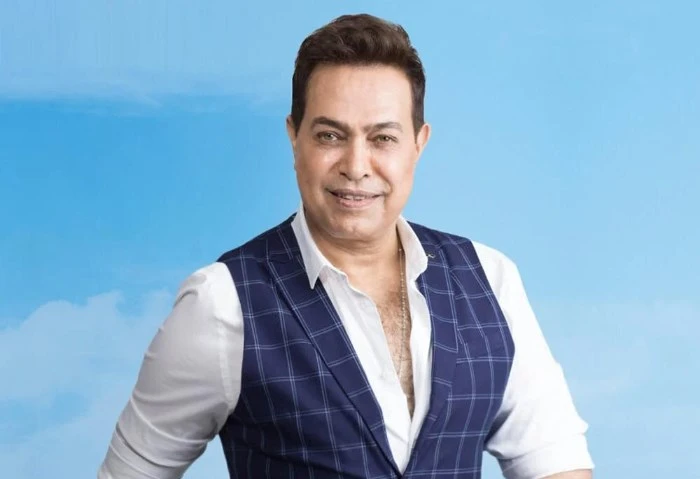 كفاية كده، حكيم يعلن اعتزال الغناء في نهاية العام الجديد أعلن نجم الغناء الشعبي حكيم، نيته اعتزال الغناء بنهاية عام 2025، بعد مسيرة غنائية طويلة.وقال حكيم خلال لقائه منذ قليل في سه