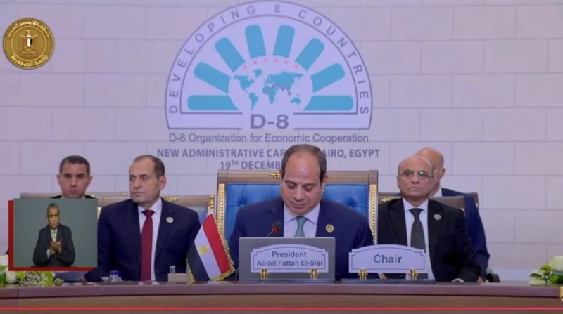 السيسي: نرفض تصفية القضية الفلسطينية.. وحق العودة لن يسقط قال الرئيس عبدالفتاح السيسي، إن مصر تعيد التأكيد على محورية دور وكالة الأونروا، لتقديم