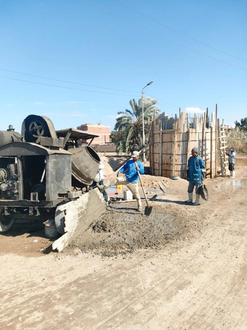كتبت أمل عبد الرحيم وافق اللواء طيار أ.ح أكرم محمد جلال محافظ الإسماعيلية، على بدء أعمال المرحلة الثانية من مشروع شبكة تجفيف المياه الجوفية بمنطقة