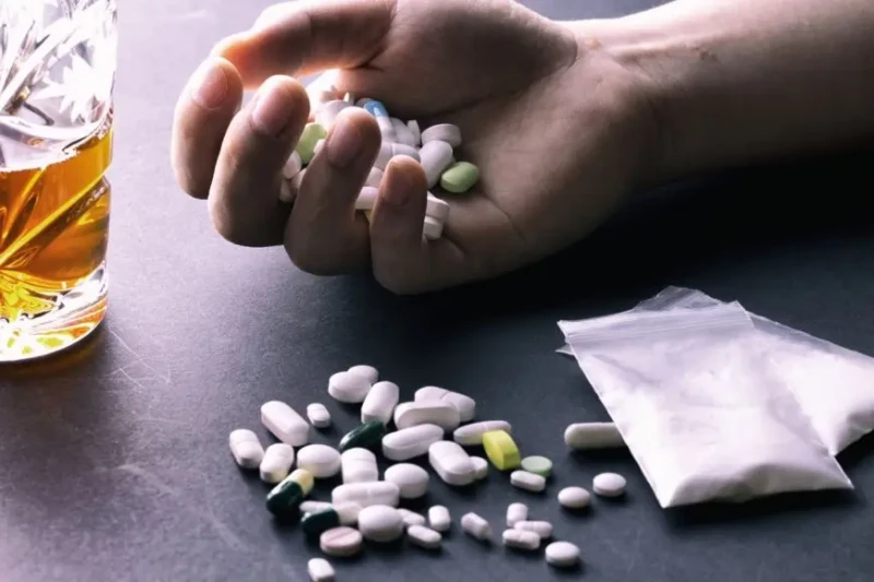 متعافي من الإدمان: قررت تلقي العلاج بعد تعرضي لانتكاسة شديدةروى شريف حسن، أحد المتعافين من الإدمان وتعاطي المخدرات، تفاصيل تجربته ومعاناته مع تعاطي المخدارات والإدمان، وصولا إلى ال