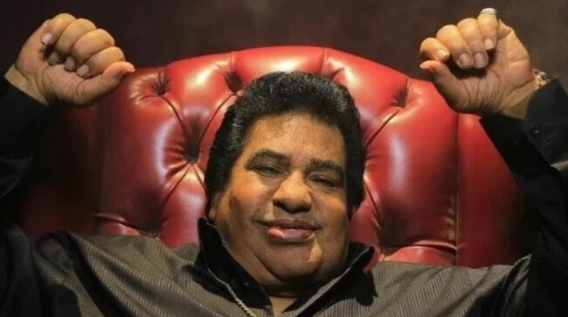 راحوا الحبايب.. بلاي ليست أشهر أغاني أحمد عدوية سلامتها أم حسن من العين ومن الحسد.. وسلامتك يا حسن من الرمش اللي حسد.. كلمات لأشهر أغنية عرف بها ملك