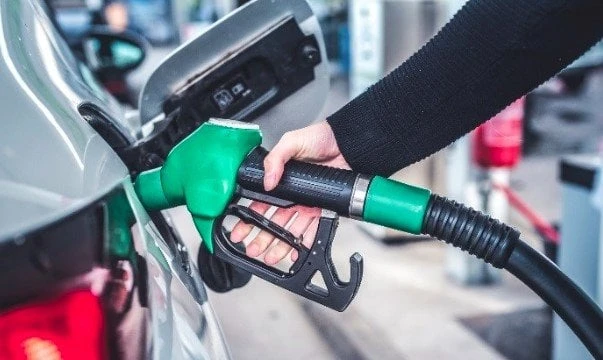 أسعار البنزين والسولار اليوم الأربعاء 18 ديسمبر 2024استقرت أسعار البنزين السولار اليوم الأربعاء 18 ديسمبر 2024 في محطات الوقود، وذلك تزامنا مع قرار