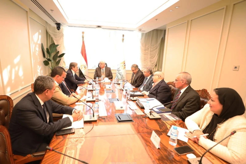 وزير التعليم العالي يجتمع برئيس مجلس أمناء جامعة هليوبوليس للتنمية المستدامة والرئيس التنفيذي لمجموعه سيكم متابعة زينب مصطفي اجتمع د.أيمن عاشور وزير التعليم العالي والبحث العلمي مس