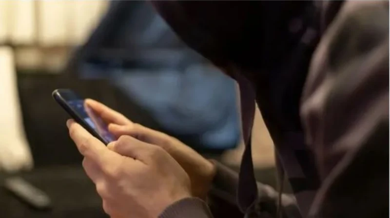 لو تليفونك اتسرق تعمل إيه؟.. أكواد سرية تساعدك في استرجاعه تخفي الهواتف الذكية العديد من الإعدادات والوظائف التي لا يعرفها معظم المستخدمين، وتتيح بعض الأكواد السرية الوصول إلى هذه 