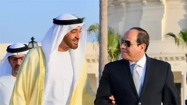 الشيخ محمد بن زايد يحضر حفل تخرج دفعة عسكرية بمصر بعد وصوله إلى مصر في زيارة عمل، يحضر الشيخ محمد بن زايد آل نهيان رئيس دولة الإمارات، اليوم في العاصمة المصرية القاهرة، حفل تخرج دف
