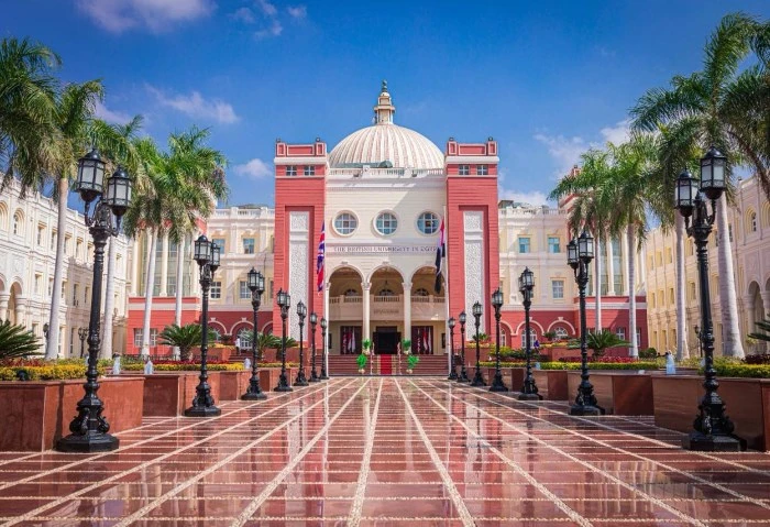 الجامعة البريطانية تحتفل بإبداع طلاب الإعلام في عرض خاص للأفلام الوثائقية بحضور مدير مهرجان لندن وعلا الشافعي تحتفل كلية الإعلام والاتصال بالجامعة