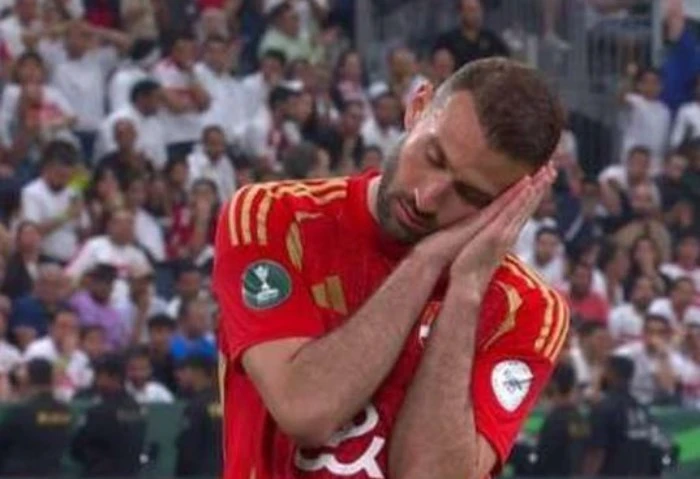 خناقة ولا سقوط، التفاصيل الكاملة لواقعة عمر كمال عبد الواحد في تدريبات الأهلي نشر النادي الأهلي بيانا رسميا يوضح تفاصيل حقيقة ما حدث في تدريبات