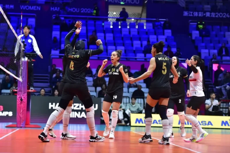 بعثة الزمالك تغادر الصين بعد المشاركة في كأس العالم للأندية للطائرة سيدات-غادرت بعثة الفريق الأول لكرة الطائرة بنادي الزمالك سيدات، مطار الصين منذ قليل متوجهة إلى القاهرة، عقب انته