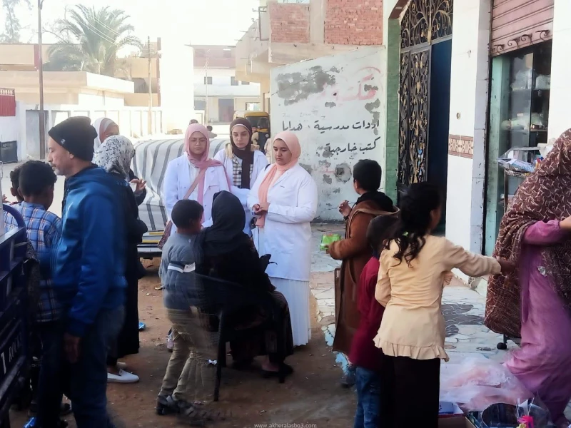 كتبت أمل عبد الرحيم واصلت جامعة قناة السويس فعاليات اليوم الثاني لمبادرة طرق الباب، التي تأتي تحت رعاية الدكتور ناصر مندور، رئيس الجامعة، وبإشراف عام