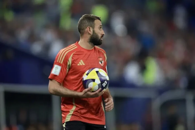 مرتديا دعامة.. الأهلي يزف بشرى سارة لجماهيره بشأن إصابة عمر كمالشهد مران الفريق الأول لكرة القدم بالنادي الأهلي صباح اليوم الجمعة، عودة عدد من اللاعبين الذين غابوا عن التدريبات الس