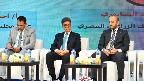 المؤتمر التوظيفي للبيطريين.. 50 شركة تقدم مفاجآت سارة للخريجين افتتح الدكتور مجدي حسن نقيب عام الأطباء البيطريين والدكتور شريف يوسف خاطر، رئيس جامعة