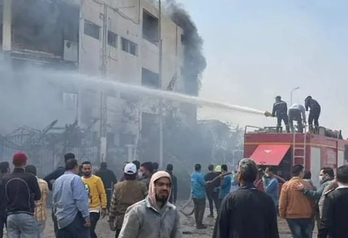 إخماد حريق مصنع مستلزمات طبية في 6 أكتوبر نجح رجال الحماية المدنية في مديرية أمن الجيزة، من إخماد حريق نشب داخل مصنع مستلزمات طبية في نطاق مدينة 6