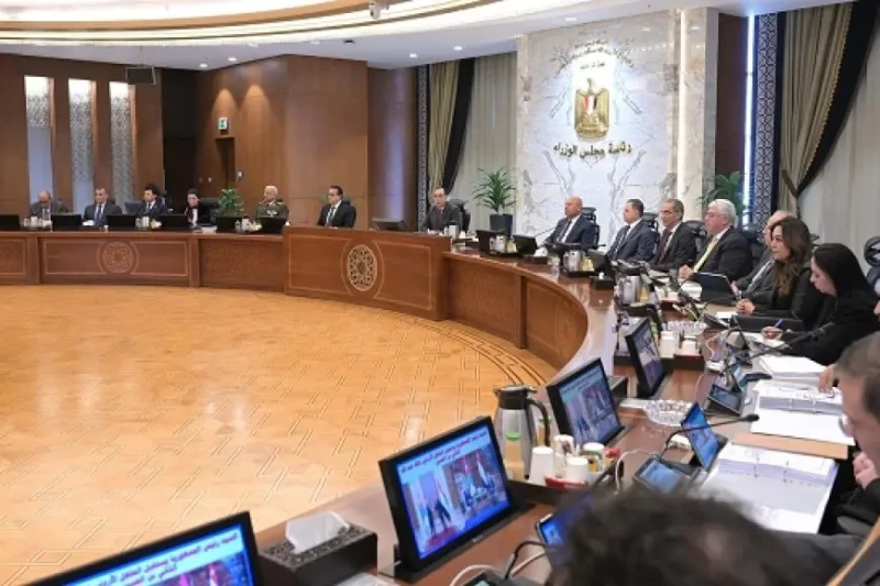 وزيرة البيئة تستعرض مؤشرات تنفيذ الخطة العاجلة للحد من نوبات تلوث الهواء الحادة عرضت الدكتورة ياسمين فؤاد، وزيرة البيئة، في اجتماع مجلس الوزراء