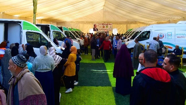 بالتعاون مع تحيا مصر.. المنطقة الشمالية العسكرية تنظم قوافل طبية بكفر الشيخ نظمت المنطقة الشمالية العسكرية، بالتعاون مع صندوق تحيا مصر ومؤسسات المجتمع المدني، عددا من القوافل الطبي