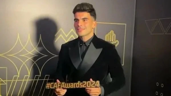 هجوم ناري زيزو ضد كاف بعد خسارته جائزة أفضل لاعب في إفريقيا زيزو , علق لاعب وسط الزمالك، على خسارته جائزة أفضل لاعب في قارة أفريقيا لصالح الجنوب أفريقي رونوين ويليامز ، حارس مرمى ف