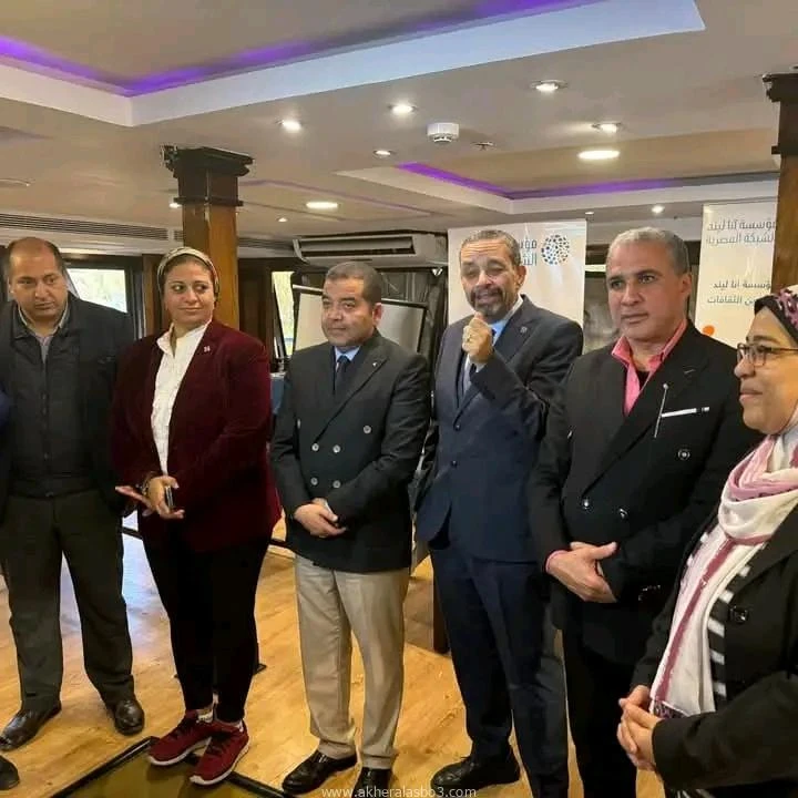 متابعهبركات الضمراني في عرس ديمقراطي علي ظهر العائمه ليفربوت المعادي بالقاهره اجتمع 71 من ممثلي مؤسسات المجتمع المدني بصفه شخصيه او مفوضين. عنهم لاختيار مجلس امناء الشبكه المصريه ح