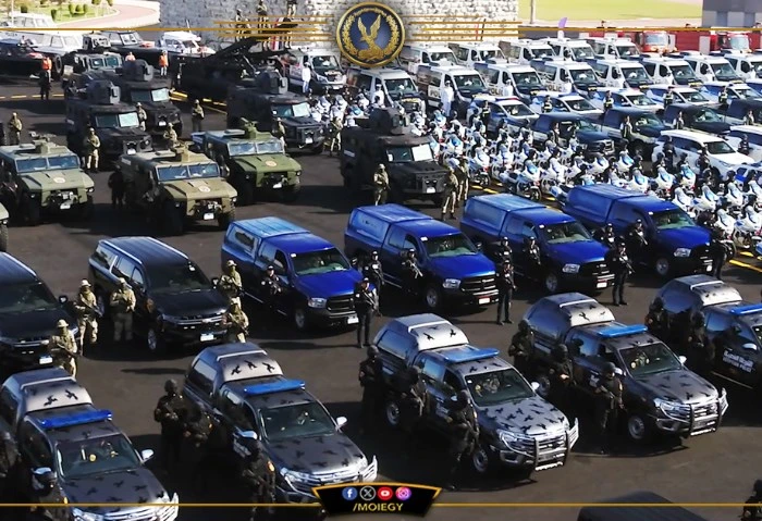 الداخلية: خطط أمنية لتأمين احتفالات عيد الميلاد المجيد ورأس السنة قامت وزارة الداخلية برفع درجة الاستعداد القصوى لتأمين احتفالات المواطنين بعيد