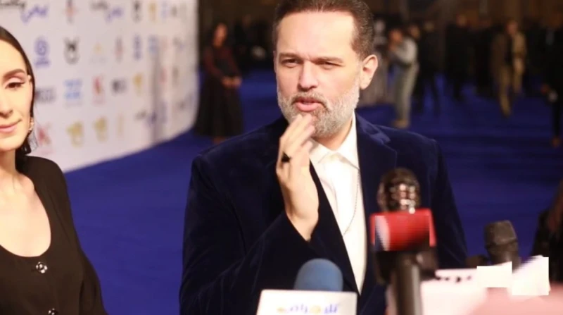 محمد عبدالعزيز يكشف حقيقة تعاونه مع كرارة.. ورأيه في مسلسل ال15 حلقة كشف الفنان محمد محمود عبدالعزيز، عن أعماله المقبلة، سواء على مستوى التمثيل أو