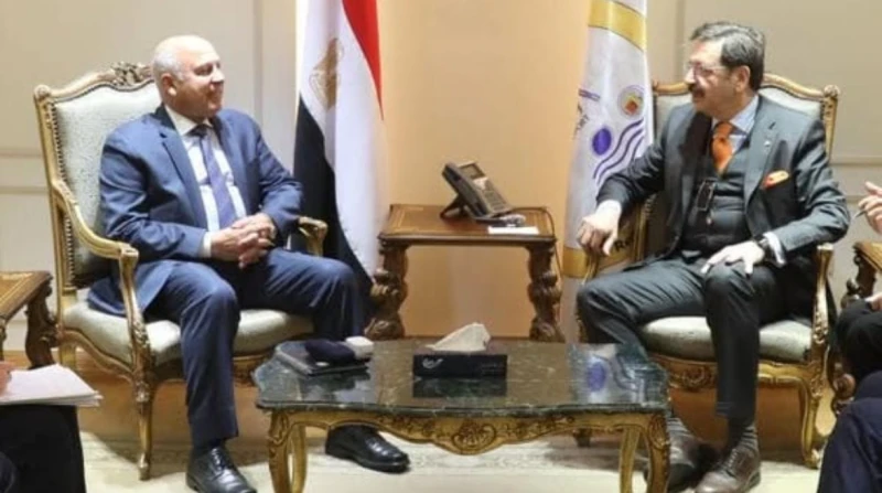 الوزير: توطين 23 صناعة وإعطاء كافة الحوافز للمستثمرين بحث نائب رئيس مجلس الوزراء للتنمية الصناعية ووزير الصناعة والنقل المهندس كامل الوزير، مع وفد من