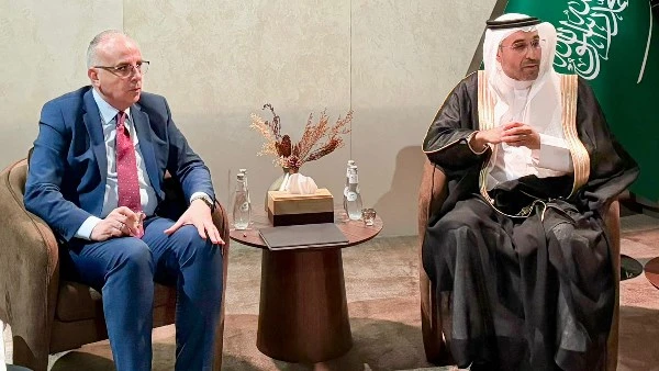 الاستمطار والتحلية الزراعية.. محور التعاون بين مصر والسعودية لضمان مستقبل زراعي مستدام شهدت العلاقات المصرية السعودية تطورا ملحوظا في الآونة الأخيرة،