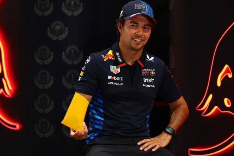 فورمولا 1.. ريد بول ينفصل عن السائق المكسيكي سيرجيو بيريز أعلن فريق ريد بول للفورمولا 1 انفصاله الفوري عن السائق المكسيكي سيرجيو بيريز بعد أربعة مواسم معا.وقال الفريق في بيانه: بعد