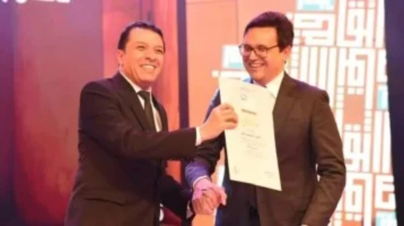 وصفه ب المهزلة.. طارق الشناوي يسخر من تكريم مصطفى كامل سخر الناقد الفني طارق الشناوي، من تكريم نقيب المهن الموسيقية الفنان مصطفى كامل في احتفالية يوم