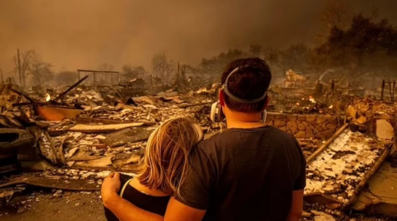 حرائق لوس أنجلوس الأكثر تكلفة في تاريخ أمريكا قد تتسبب حرائق الغابات المدمرة التي تجتاح منطقة لوس أنجلوس في خسائر مالية هائلة، حيث تشير التوقعات إلى أن الأضرار المؤمن عليها قد تتجا