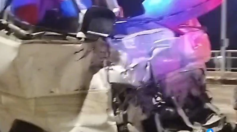 زفاف تحول إلى مأتم.. وفاة 4 وإصابة 12في حادث تصادم بأسيوط شهد كوبري الواسطى بمركز الفتح بمحافظة أسيوط، حادث تصادم سيارة ملاكي بميكروباص خلال زفاف